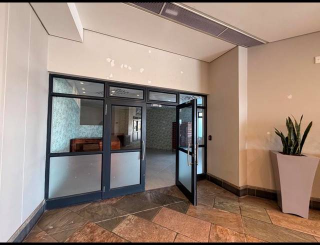 BUSINESS PROPERTY TO RENT IN HUMEWOOD